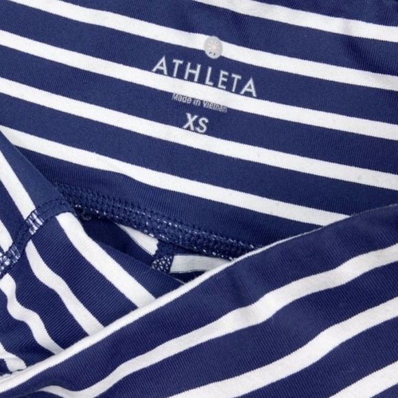 Athleta Navy Blue White Chaturanga Stripe Crop Capri Leggings Size Extra Small - Picture 10 of 17
